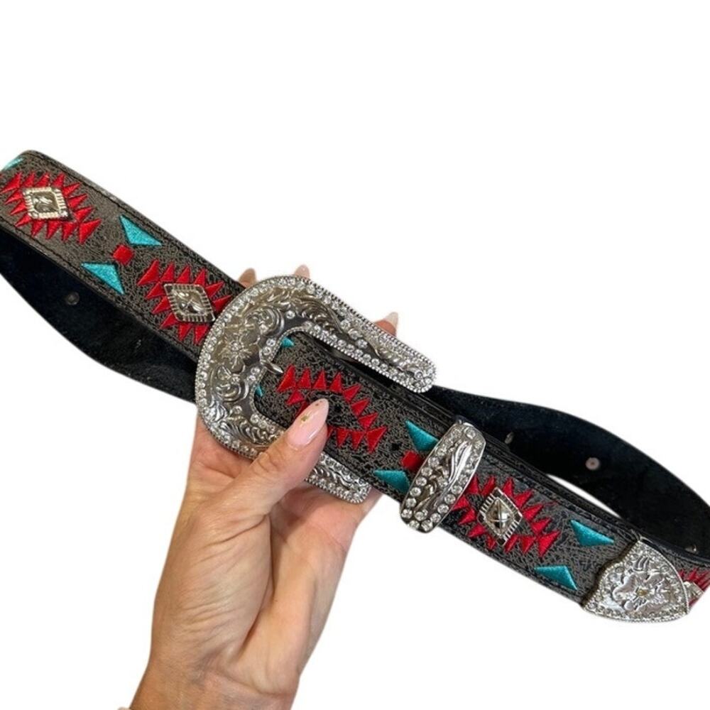 Blazin' Roxx Womens Southwestern Rodeo Western Style Embroidered Rhinestone Belt - Picture 5 of 5